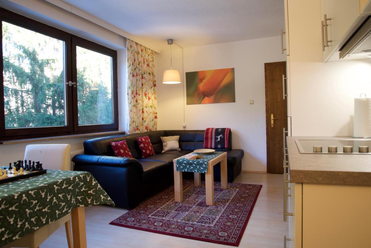 One-Bedroom Apartment Balcony,1225528172:JPEG